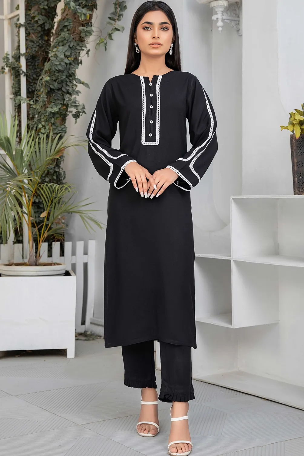 Black Linen Anabia Lacework Kurta - Image 3