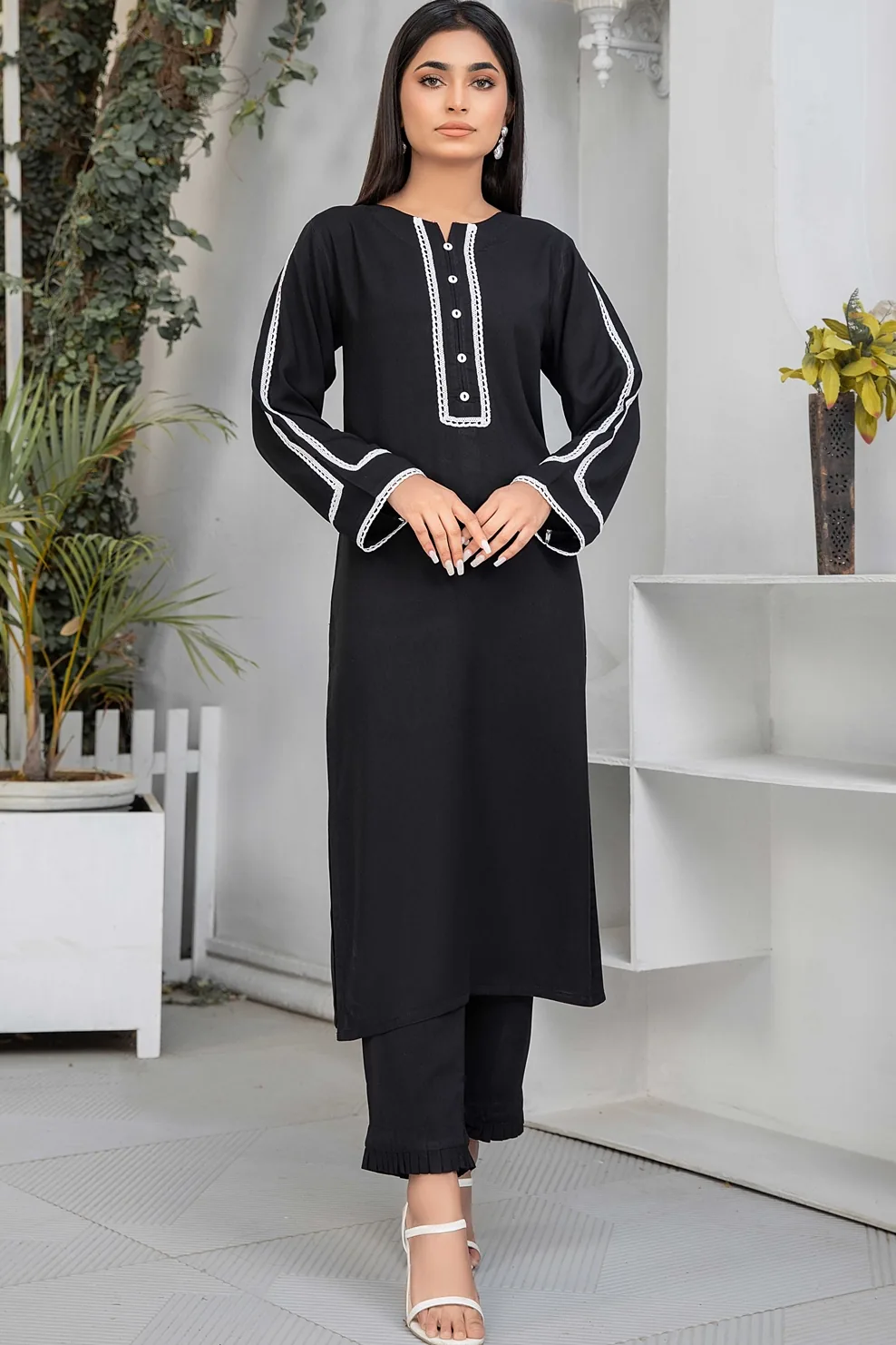 Black Linen Anabia Lacework Kurta - Image 5