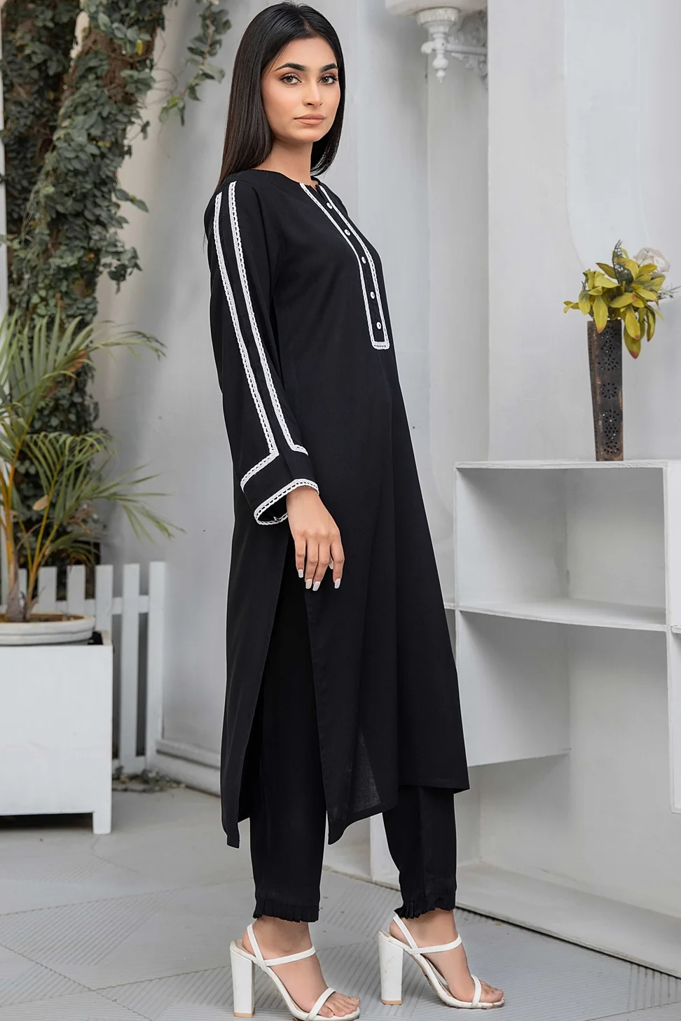 Black Linen Anabia Lacework Kurta - Image 7