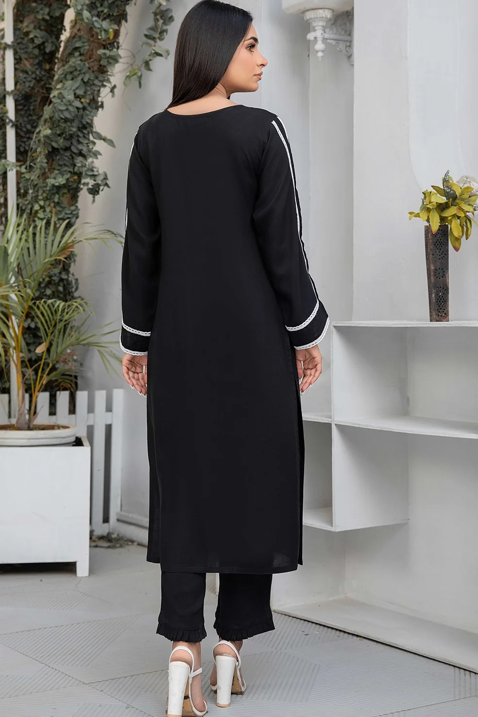 Black Linen Anabia Lacework Kurta - Image 8