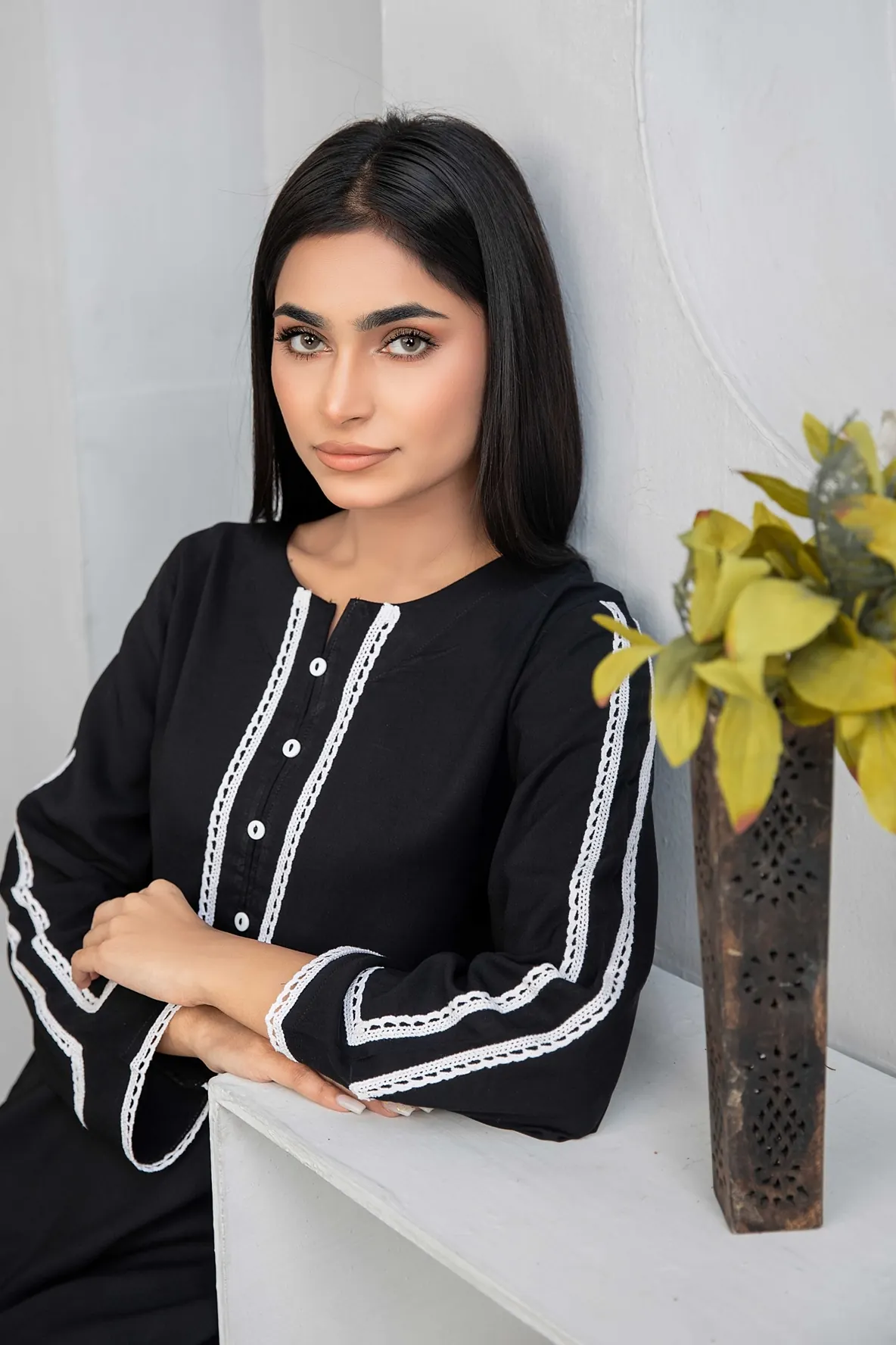 Black Linen Anabia Lacework Kurta - Image 9
